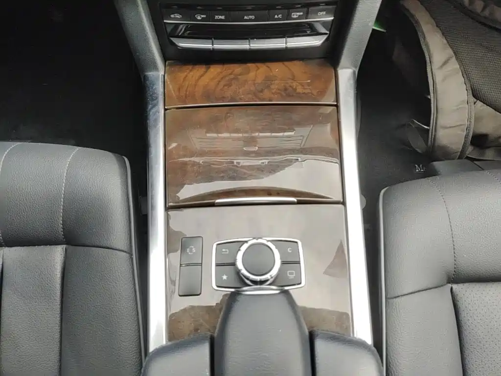 Mercedes-Benz E-Class — миниатюра 14