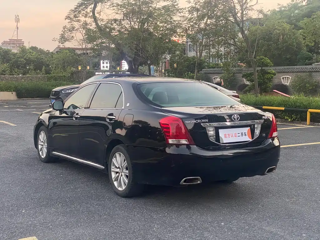Toyota Crown 2010 2.5L Royal