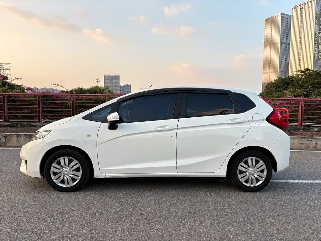 Honda Fit — миниатюра 7