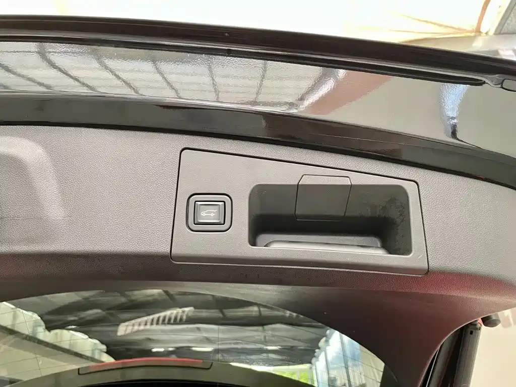 Cadillac XT4 — миниатюра 17
