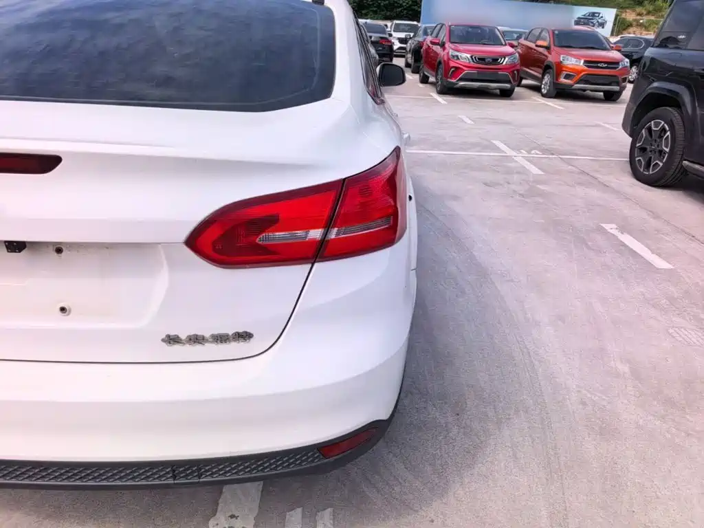Ford Focus — миниатюра 8