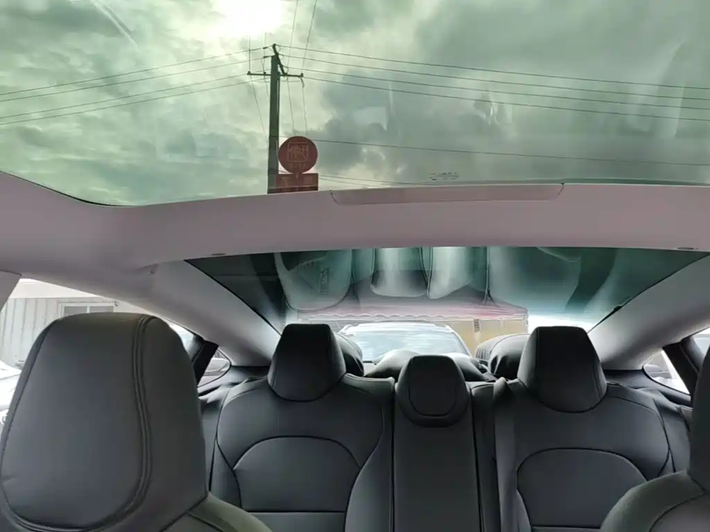 Tesla Model 3 — миниатюра 18