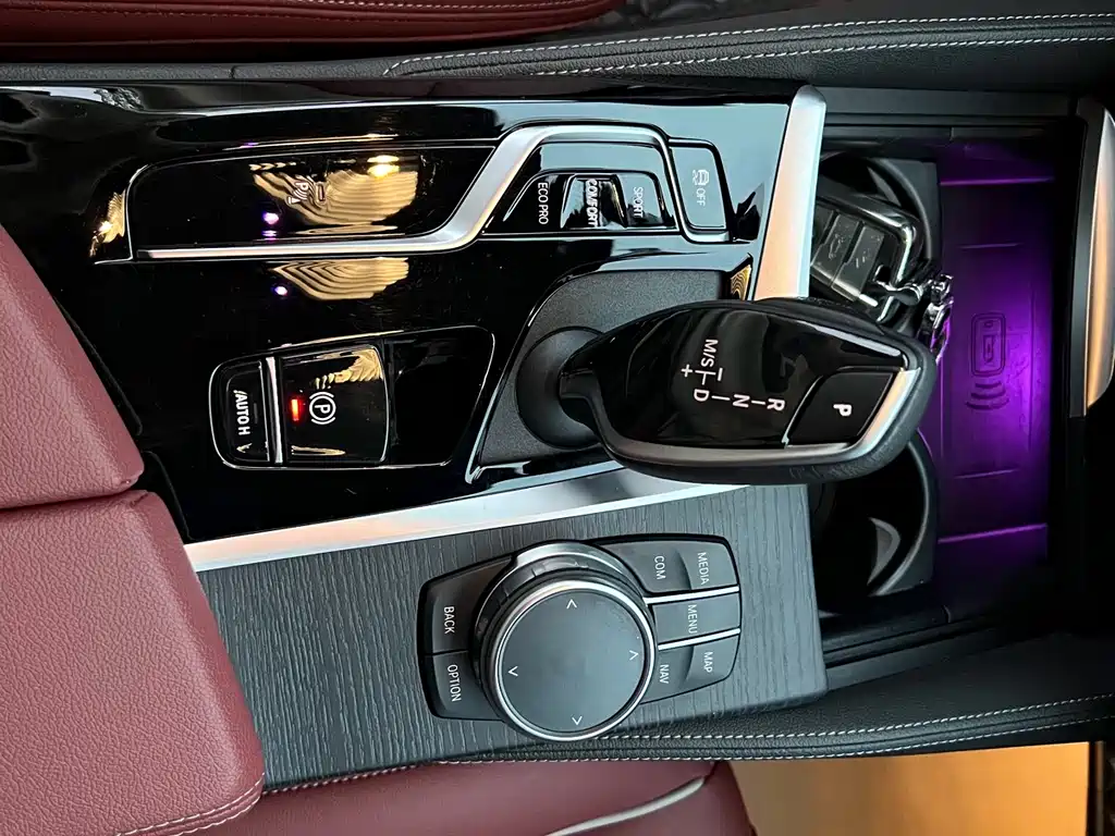 BMW 5 Series — миниатюра 6