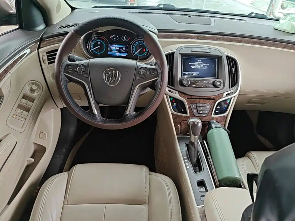 Buick LaCrosse — миниатюра 10