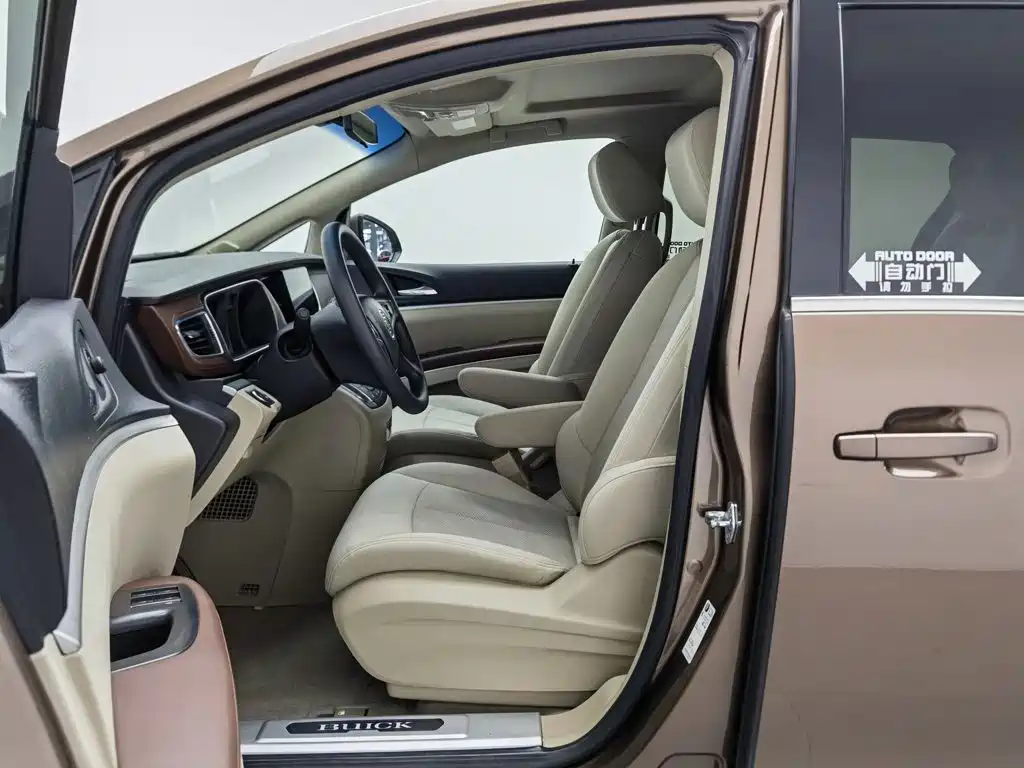 Buick GL8 — миниатюра 10