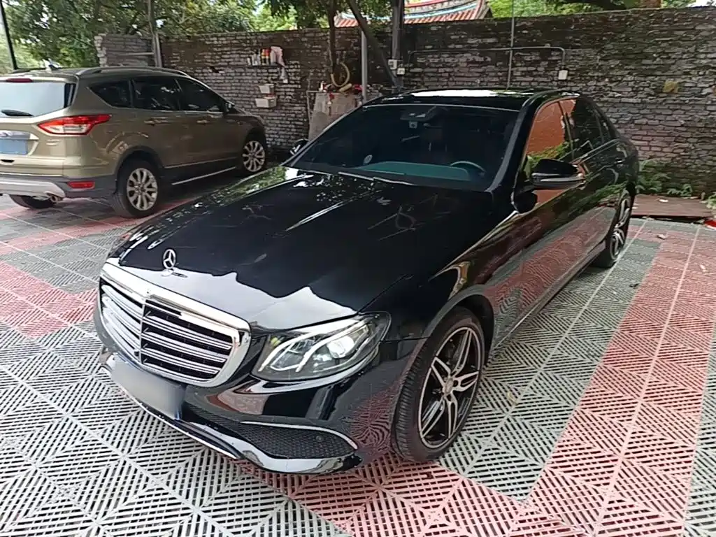Mercedes-Benz E-Class — миниатюра 2