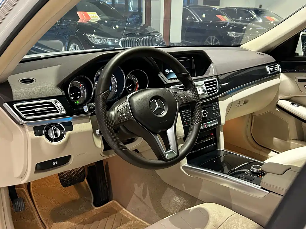 Mercedes-Benz E-Class — миниатюра 5