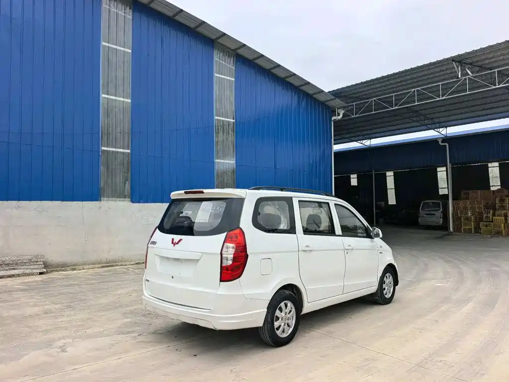 Wuling Hongguang — миниатюра 4