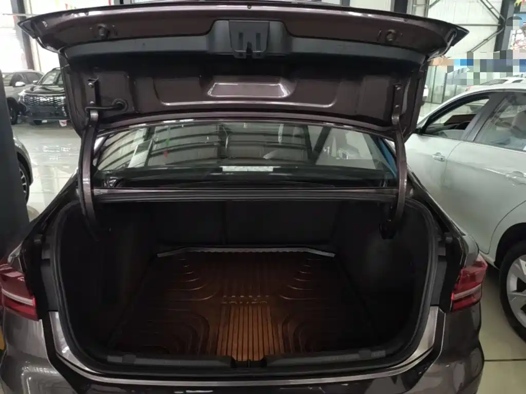 Volkswagen Lavida — миниатюра 19