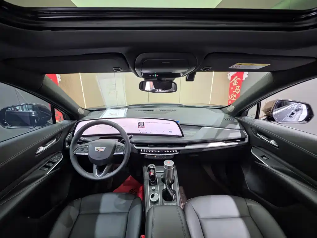 Cadillac XT4 — миниатюра 8