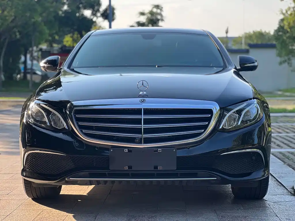 Mercedes-Benz E-Class — миниатюра 4
