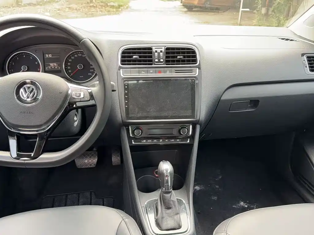 Volkswagen Polo — миниатюра 4