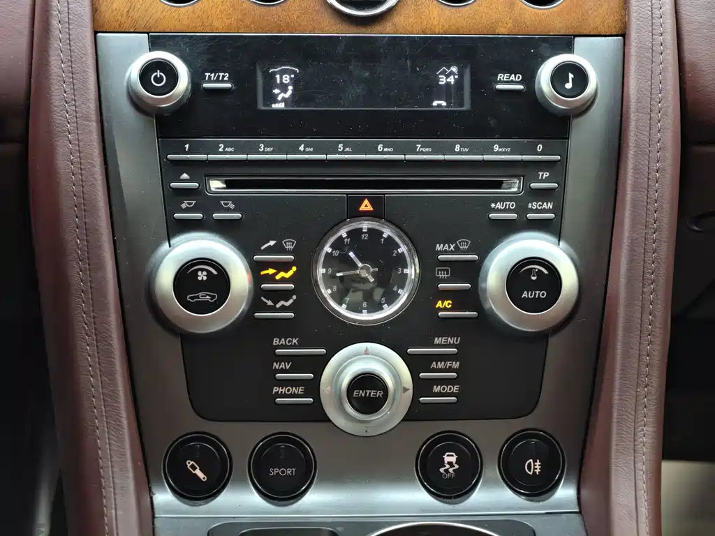 Aston Martin Rapide — миниатюра 36