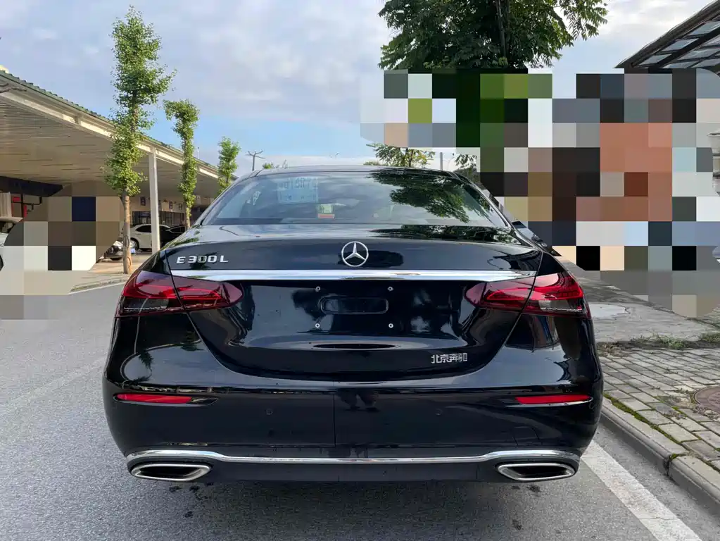 Mercedes-Benz E-Class — миниатюра 12