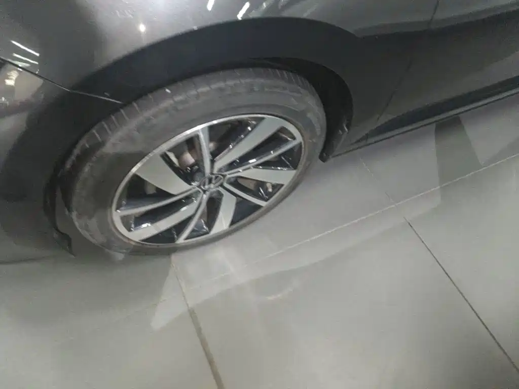 Volkswagen Sagitar — миниатюра 23