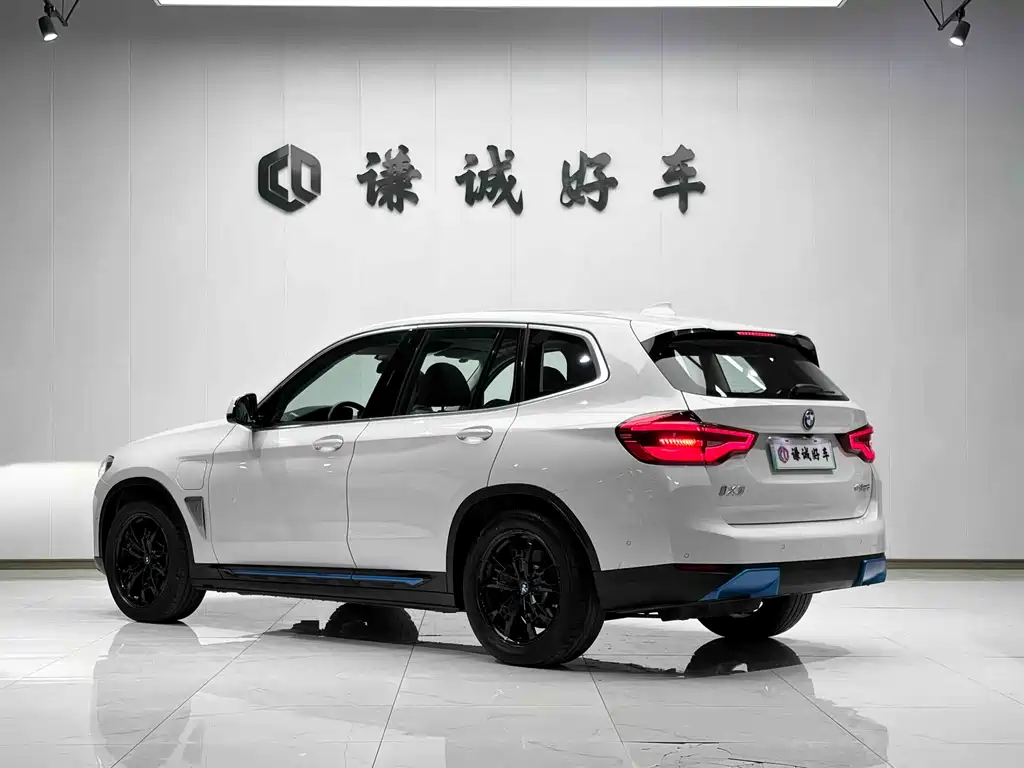 BMW iX3 — миниатюра 6