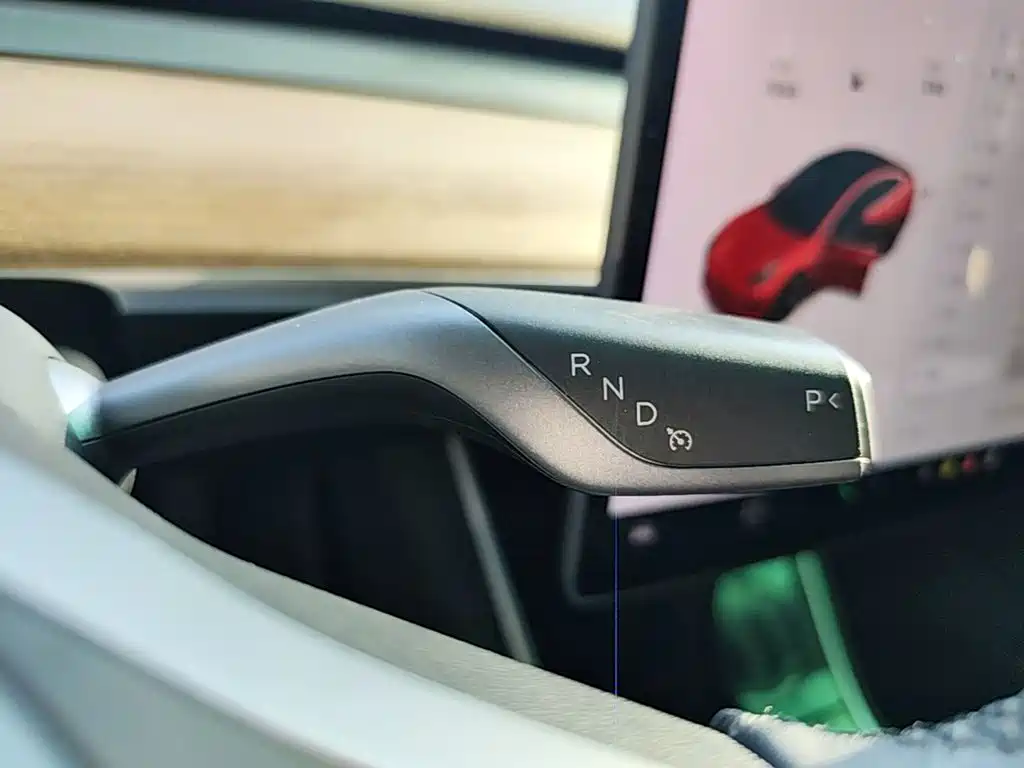 Tesla Model 3 — миниатюра 14