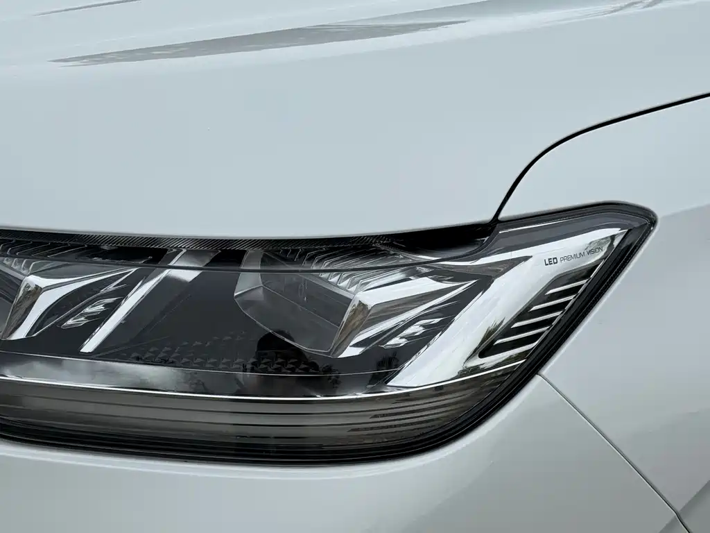Cadillac XTS — миниатюра 13