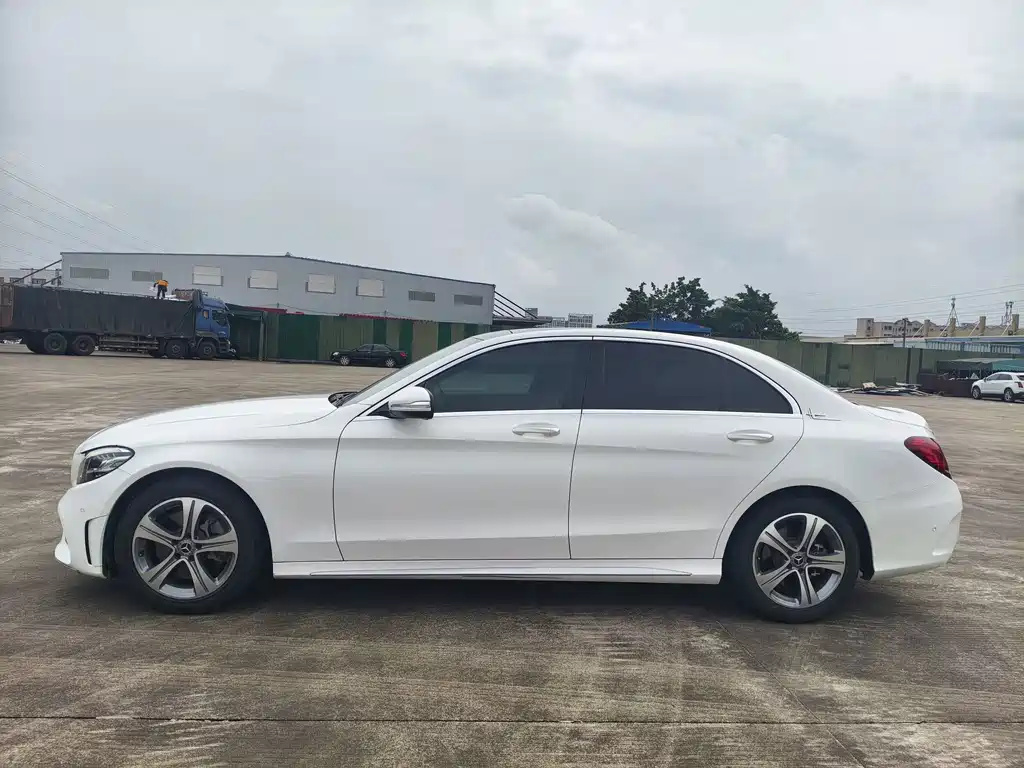 Mercedes-Benz C-Class — миниатюра 7