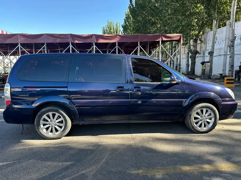 Buick GL8 — миниатюра 3