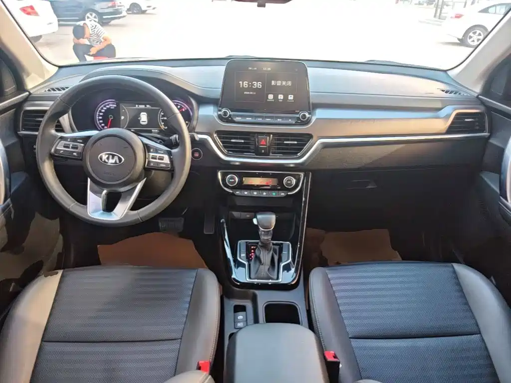 Kia Sportage — миниатюра 10