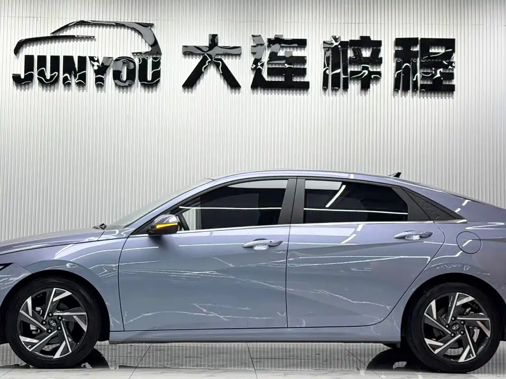 Hyundai Elantra — миниатюра 7