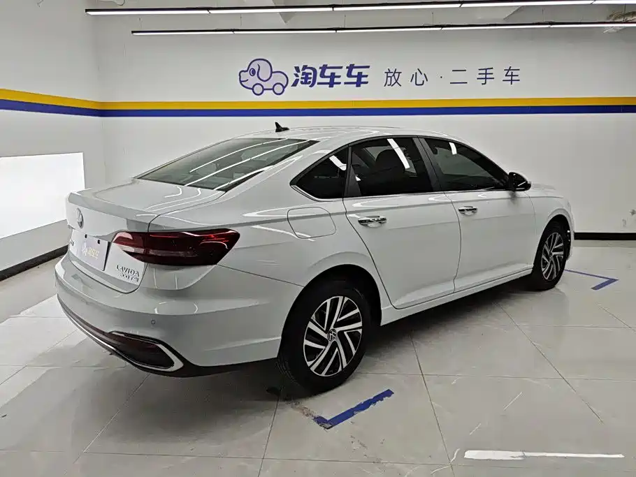 Volkswagen Lavida — миниатюра 3