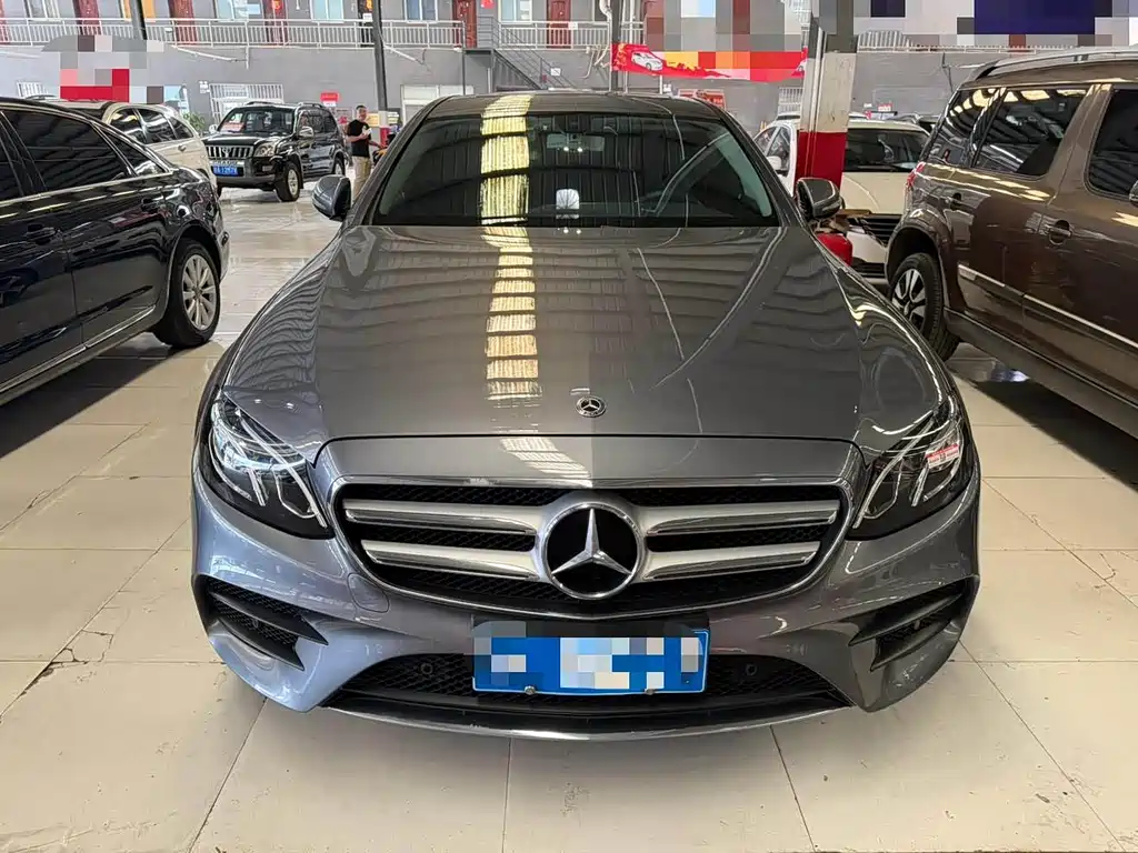 Mercedes-Benz E-Class — миниатюра 2