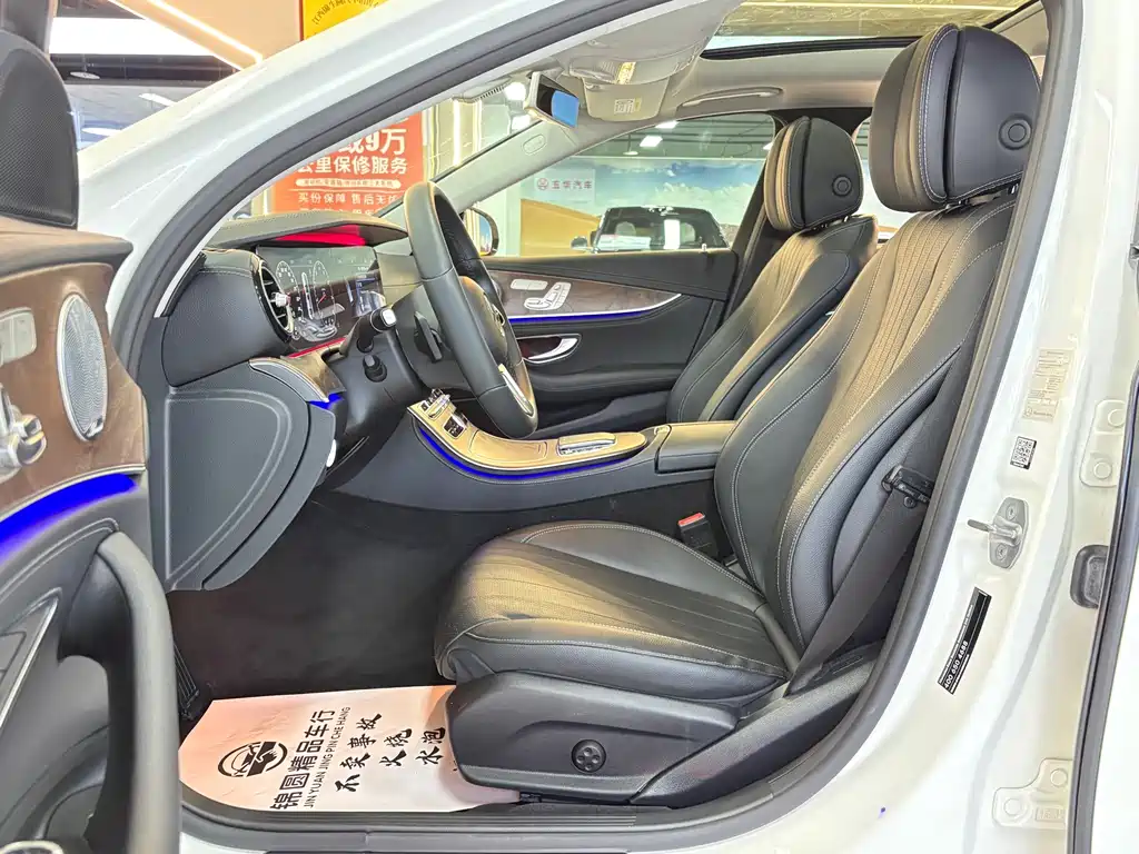 Mercedes-Benz E-Class — миниатюра 9