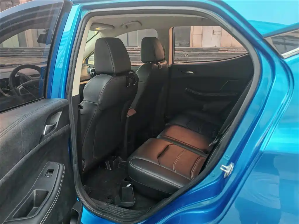 BYD Yuan EV — миниатюра 11