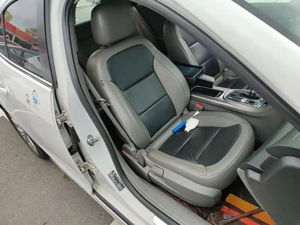 Chevrolet Malibu — миниатюра 25