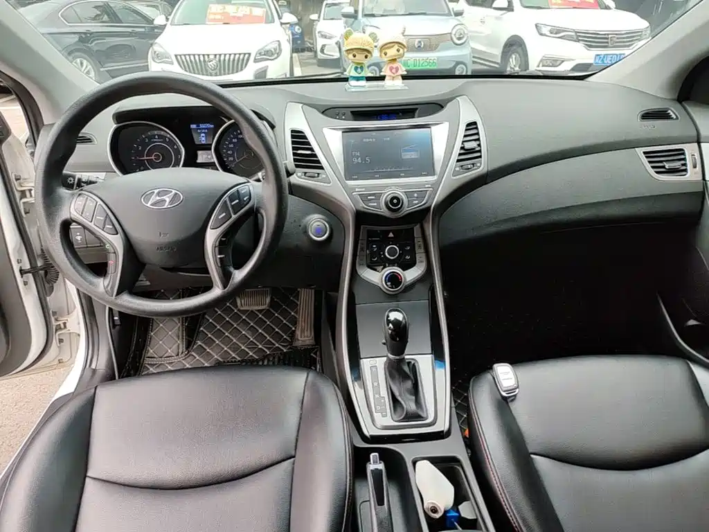Hyundai Elantra Langdong — миниатюра 10