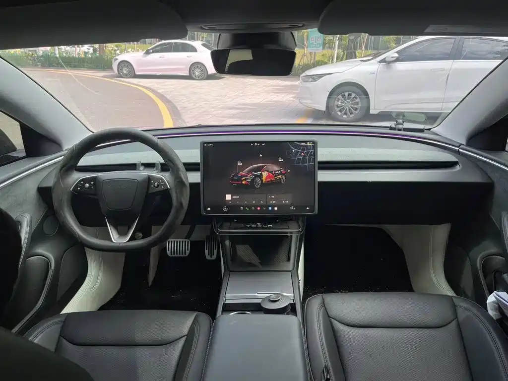 Tesla Model 3 — миниатюра 11