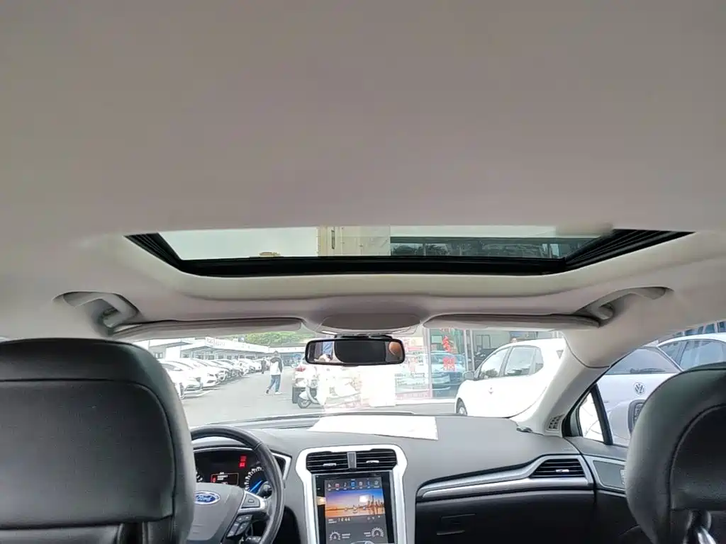 Ford Mondeo — миниатюра 18