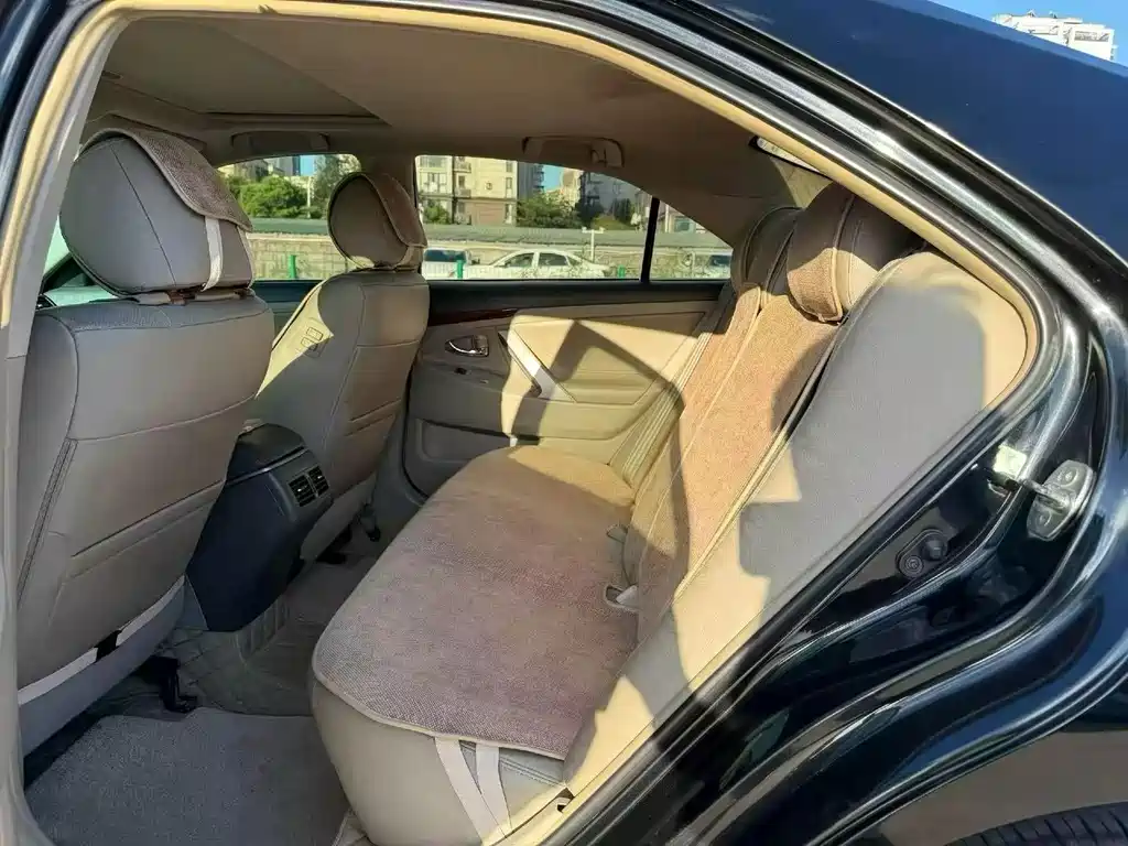 Toyota Camry — миниатюра 6