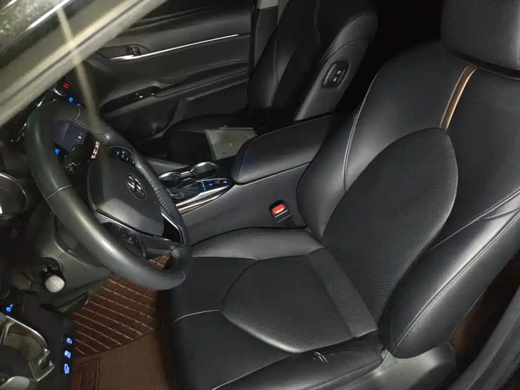 Toyota Camry — миниатюра 11