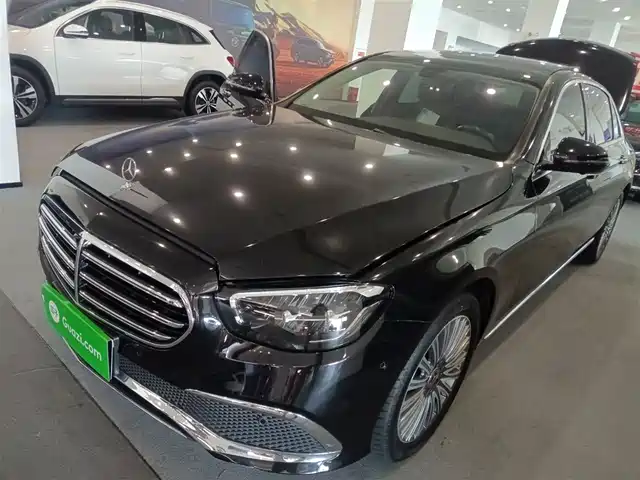MERCEDES BENZ E CLASS