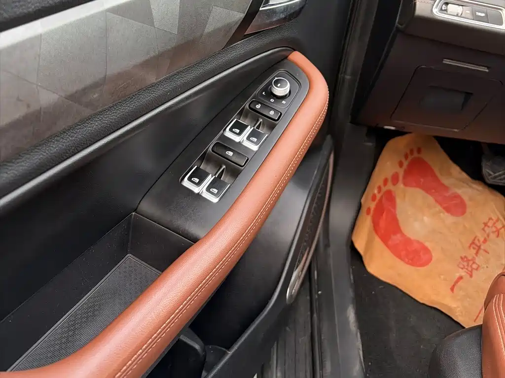 Geely Vision X6 — миниатюра 15
