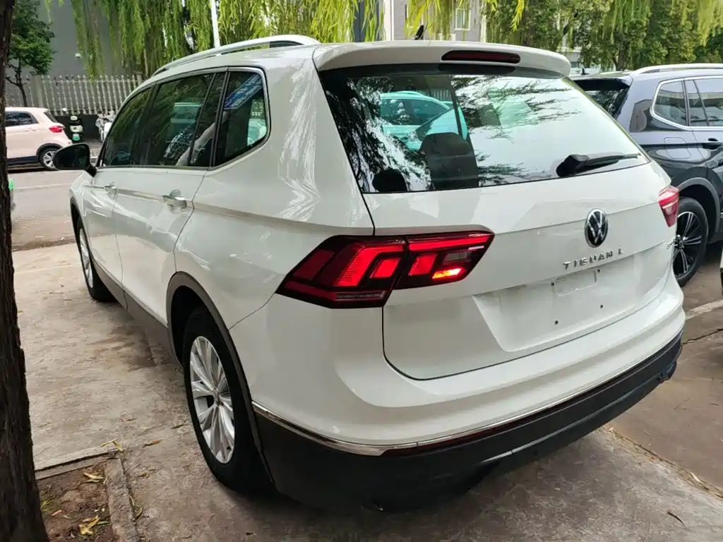 Volkswagen Tiguan L — миниатюра 5
