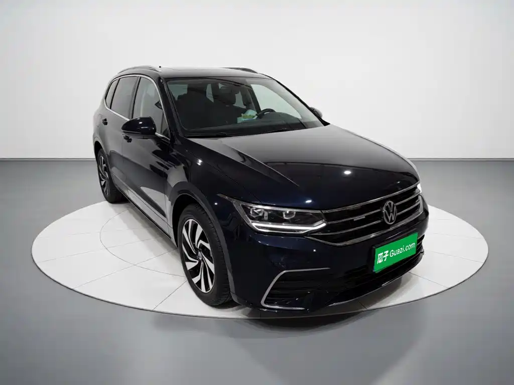 Volkswagen Tiguan L — миниатюра 24