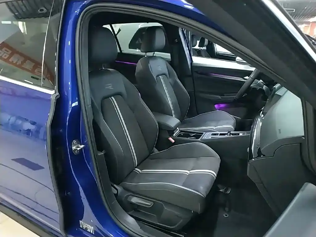 Volkswagen Golf — миниатюра 25