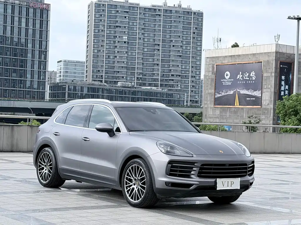 Porsche Cayenne — миниатюра 7