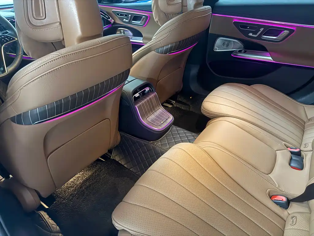 Mercedes-Benz E-Class — миниатюра 13