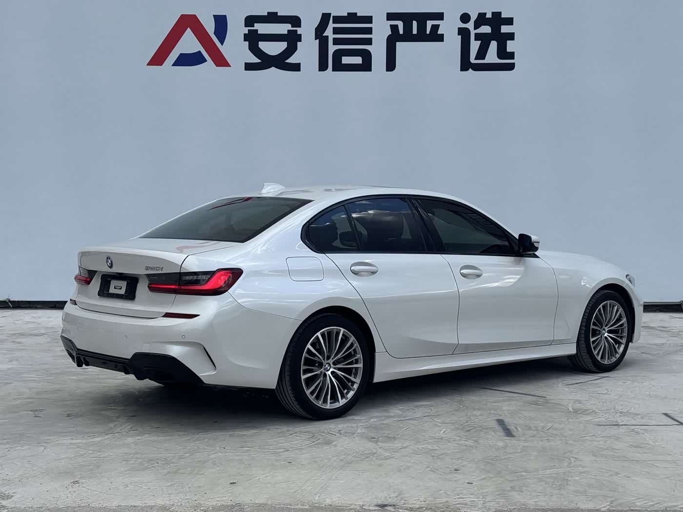 BMW 3 Series 2.0 л 2022 г. Белый, пробег 30000 км