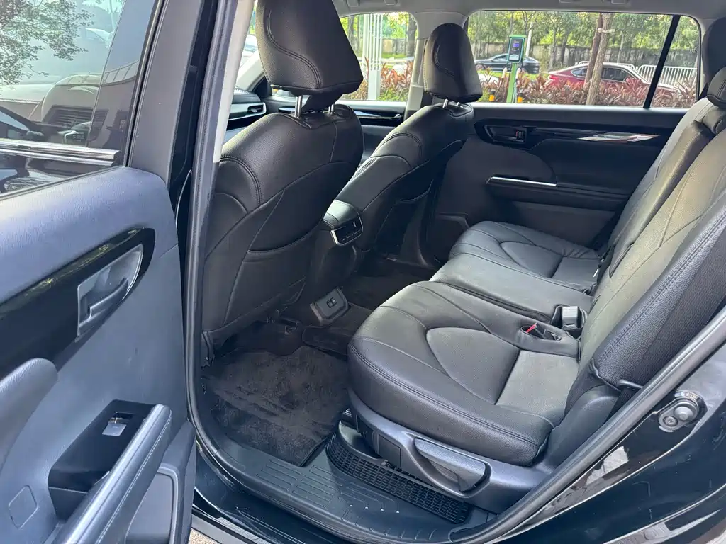 Toyota Highlander — миниатюра 8