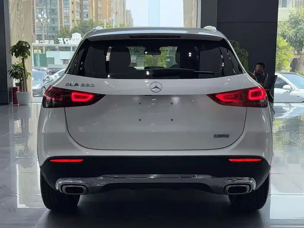 Mercedes-Benz GLA — миниатюра 9