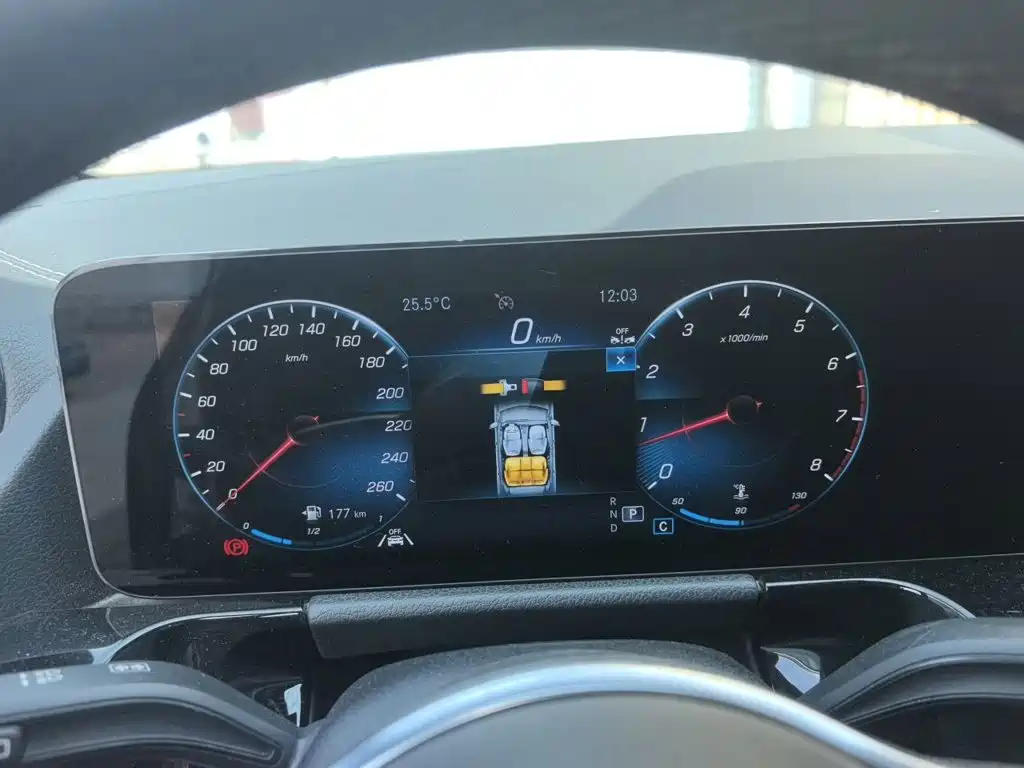 Mercedes-Benz GLA — миниатюра 7