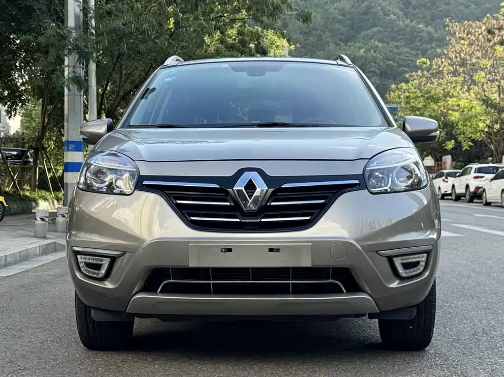 RENAULT COREO