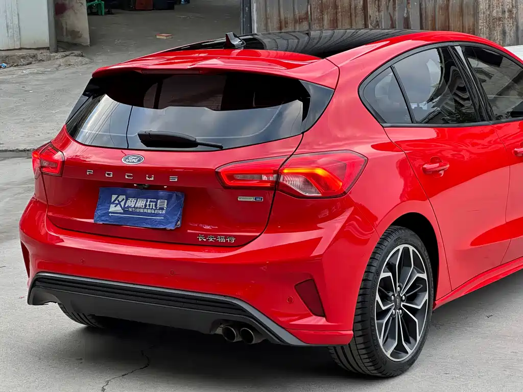 Ford Focus — миниатюра 10