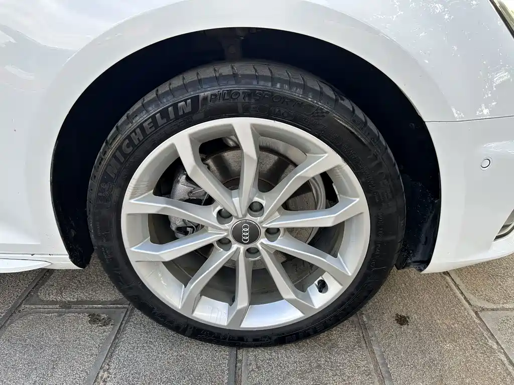 Audi A4L — миниатюра 30